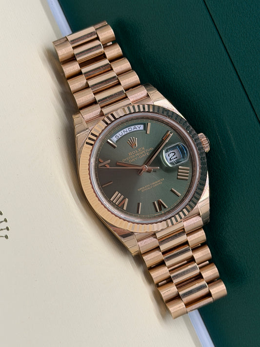 Rolex Day-Date 40 Ref.228235 - Everose - Olive Green Dial - Stickers - Year 2020