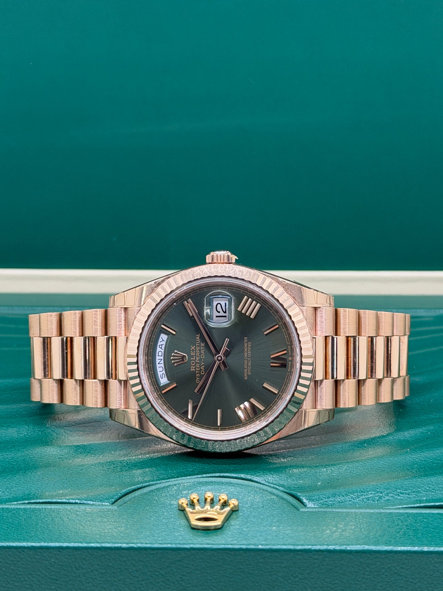 Rolex Day-Date 40 Ref.228235 - Everose - Olive Green Dial - Stickers - Year 2020