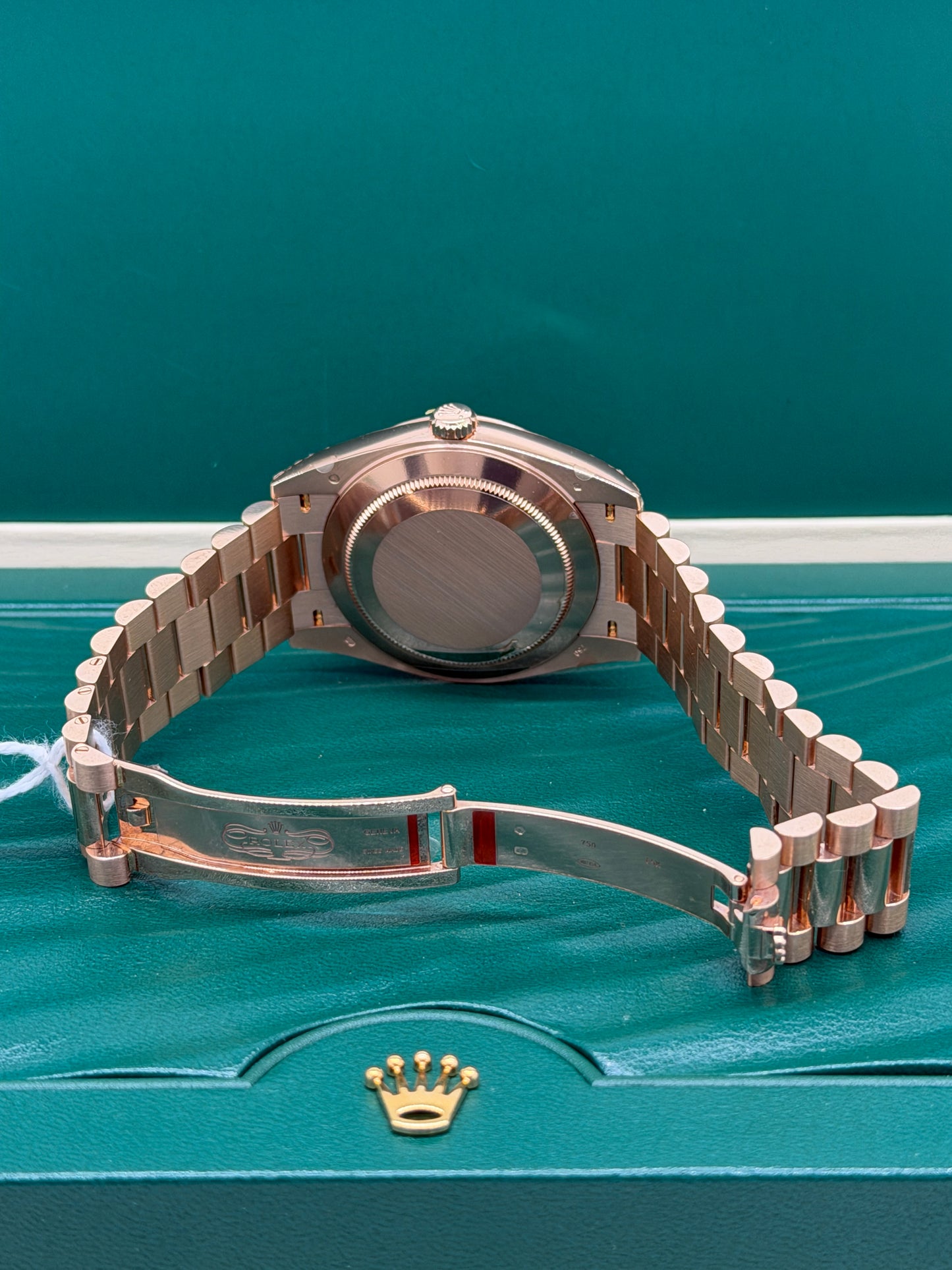 Rolex Day-Date 40 Ref.228235 - Everose - Olive Green Dial - Stickers - Year 2020