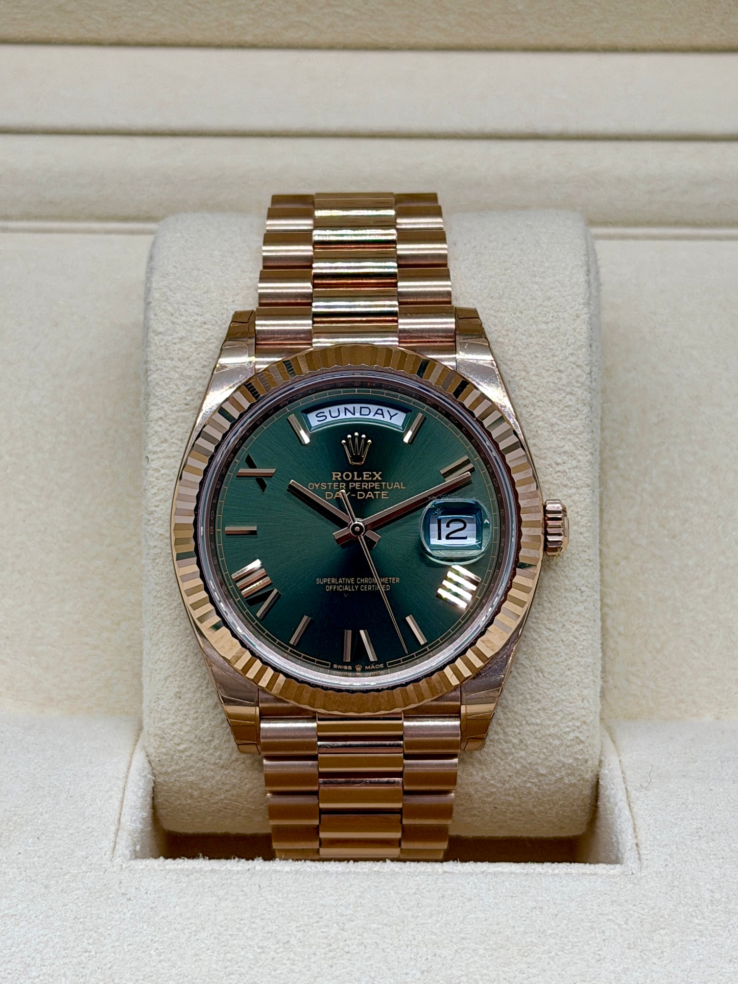 Rolex Day-Date 40 Ref.228235 - Everose - Olive Green Dial - Stickers - Year 2020