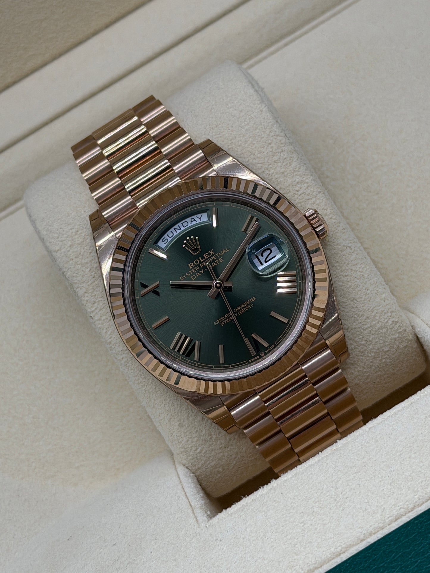 Rolex Day-Date 40 Ref.228235 - Everose - Olive Green Dial - Stickers - Year 2020