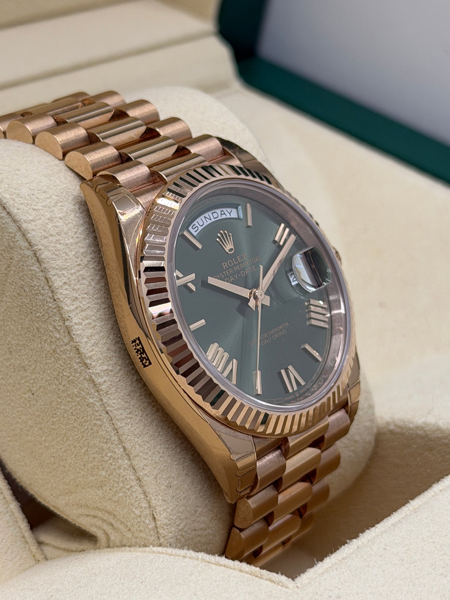 Rolex Day-Date 40 Ref.228235 - Everose - Olive Green Dial - Stickers - Year 2020