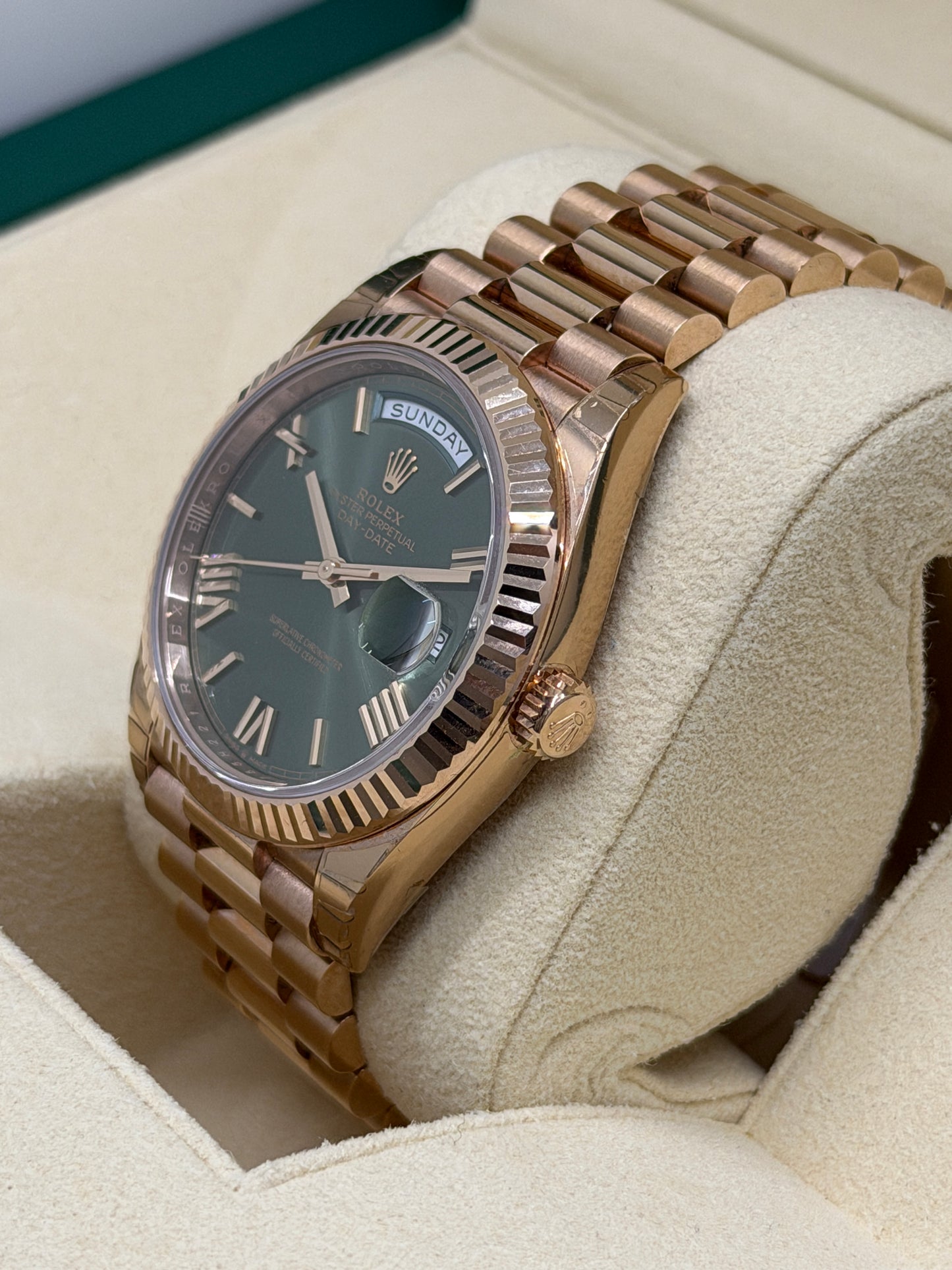 Rolex Day-Date 40 Ref.228235 - Everose - Olive Green Dial - Stickers - Year 2020