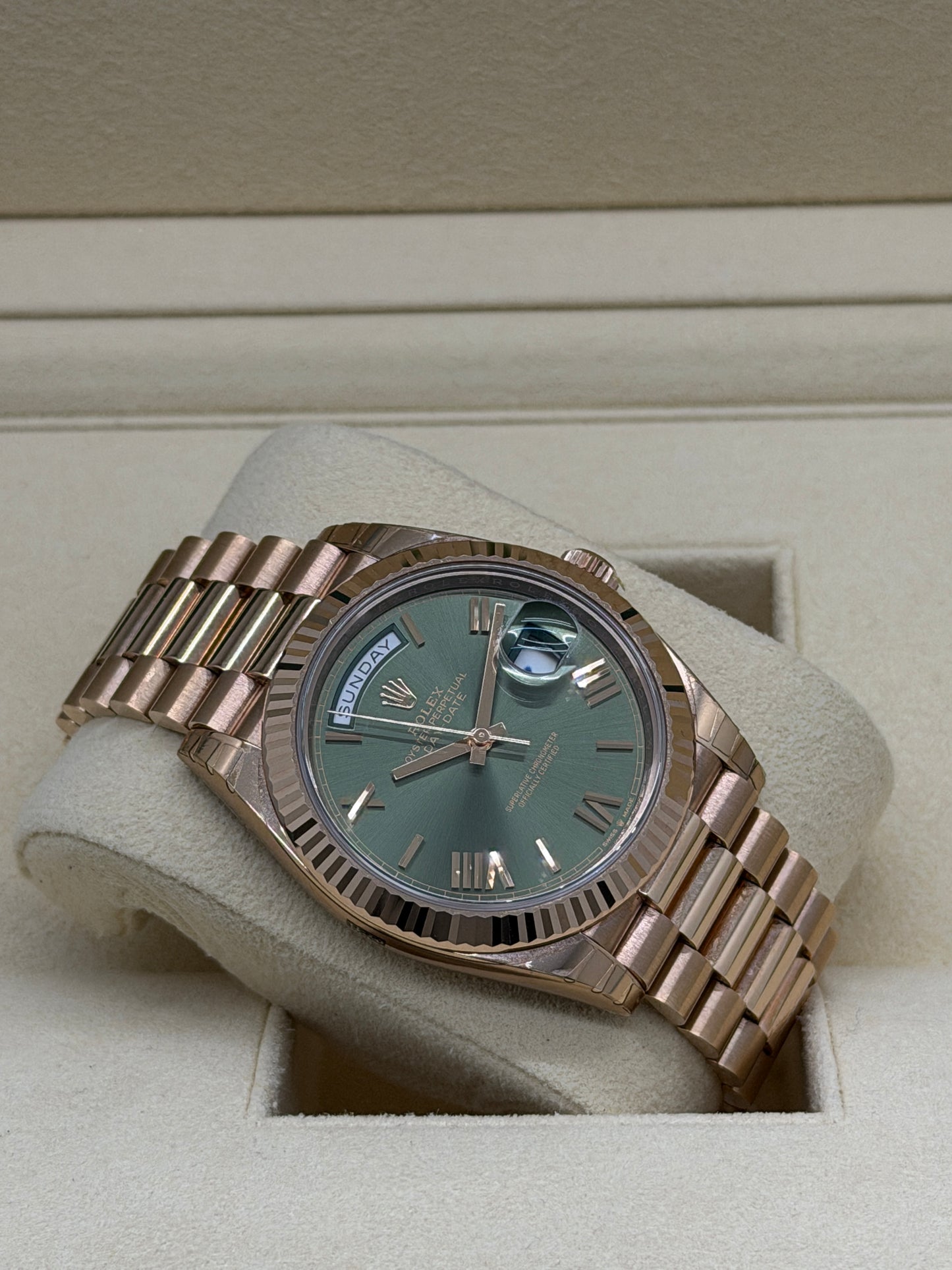 Rolex Day-Date 40 Ref.228235 - Everose - Olive Green Dial - Stickers - Year 2020