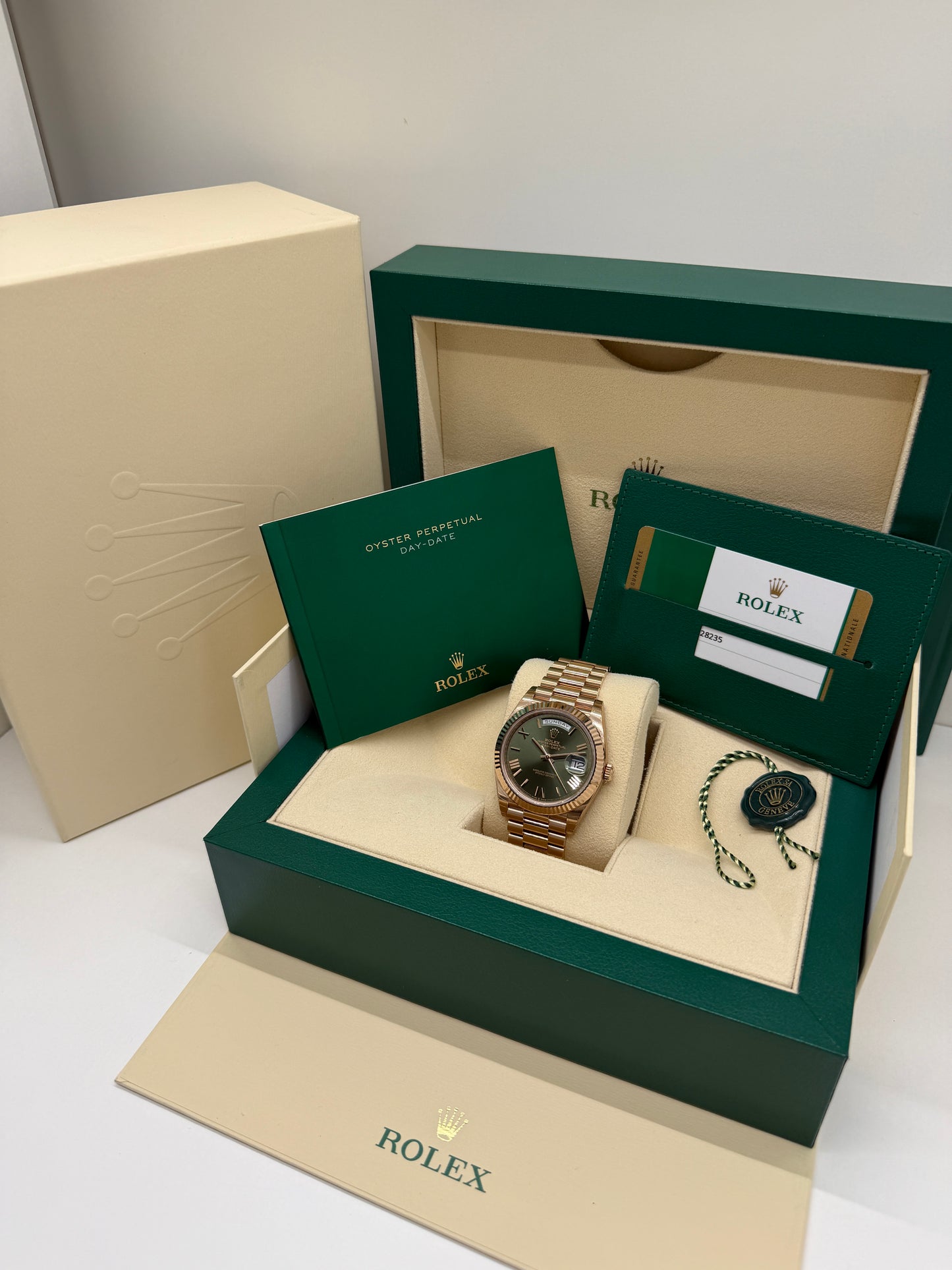 Rolex Day-Date 40 Ref.228235 - Everose - Olive Green Dial - Stickers - Year 2020