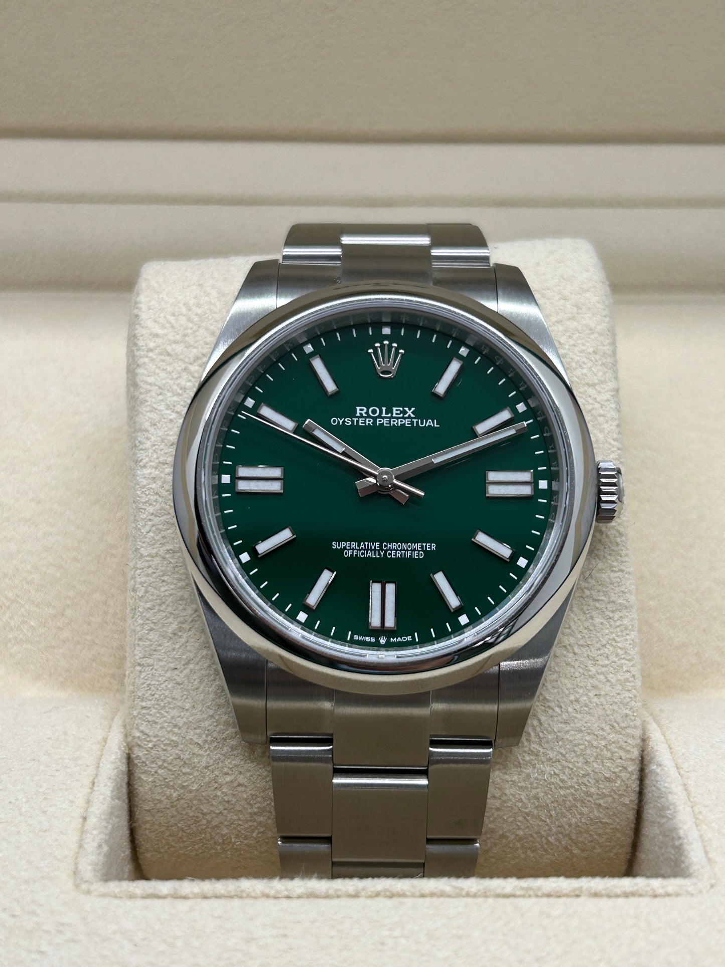 Oyster Perpetual 41 - Green Dial - Ref 124300 - Year 2023
