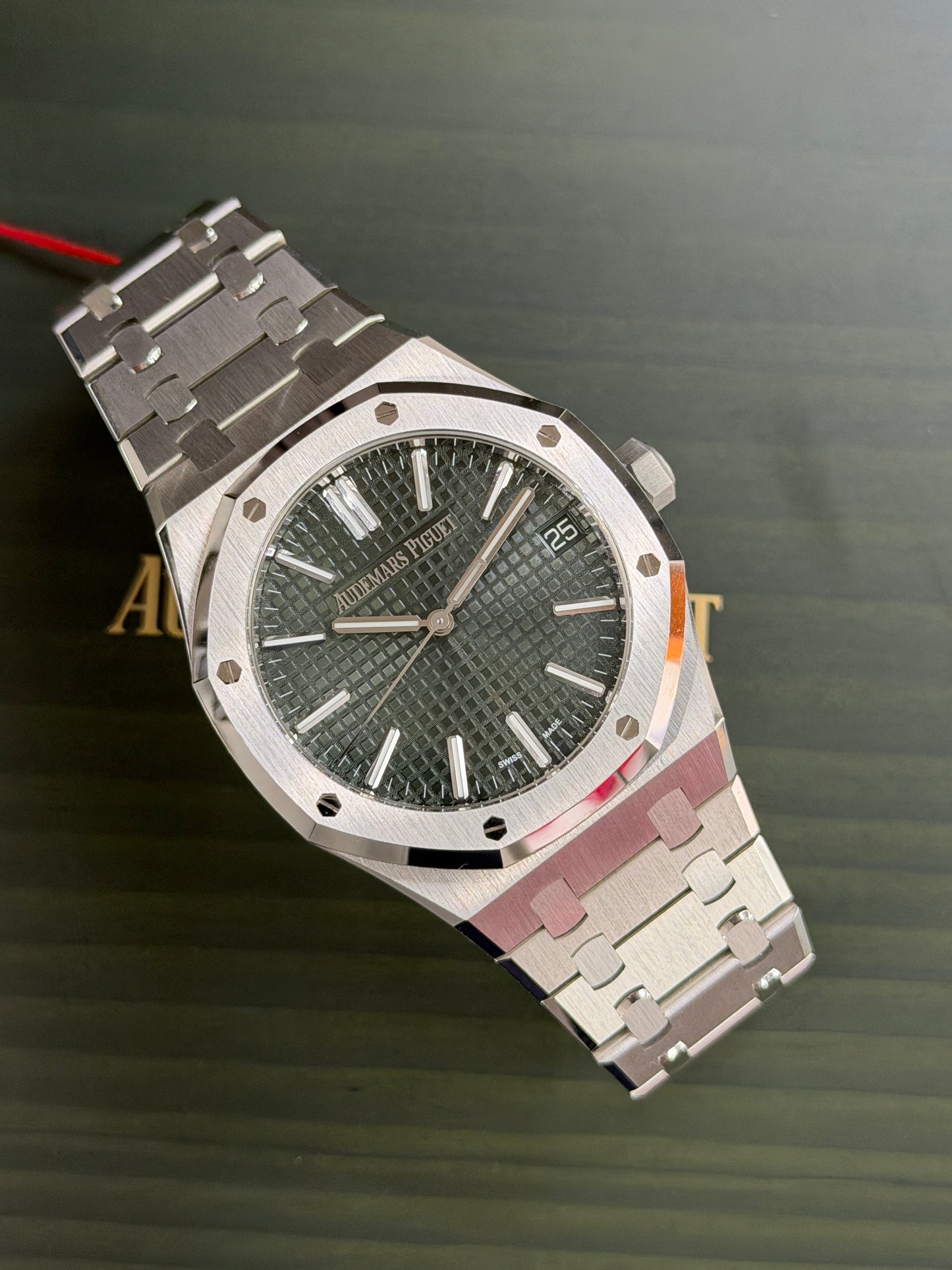 Audemars Piguet Royal Oak 41mm - Ref 15510ST.OO.1320ST.09 - Green Dial - Year 2023