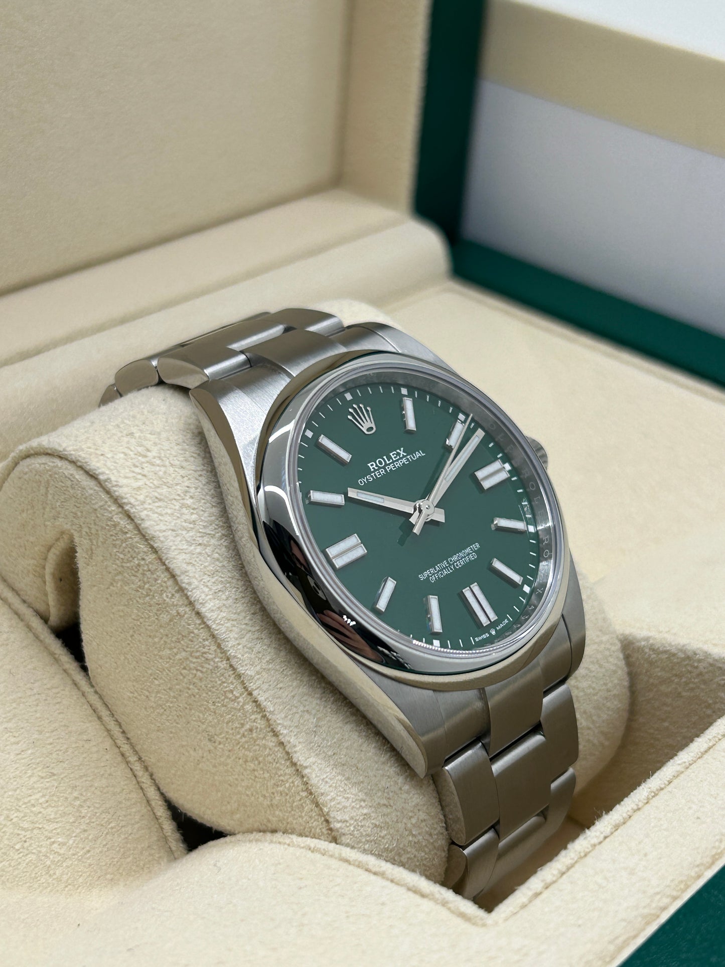 Oyster Perpetual 41 - Green Dial - Ref 124300 - Year 2023