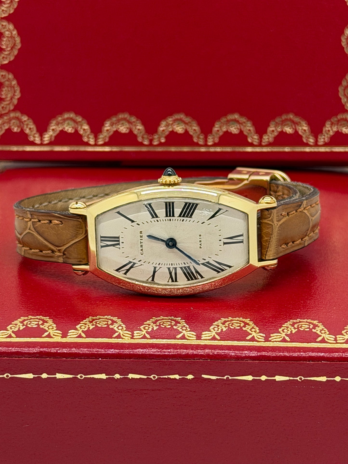 Cartier Tonneau Paris Yellow Gold - Manual - 39 x 21