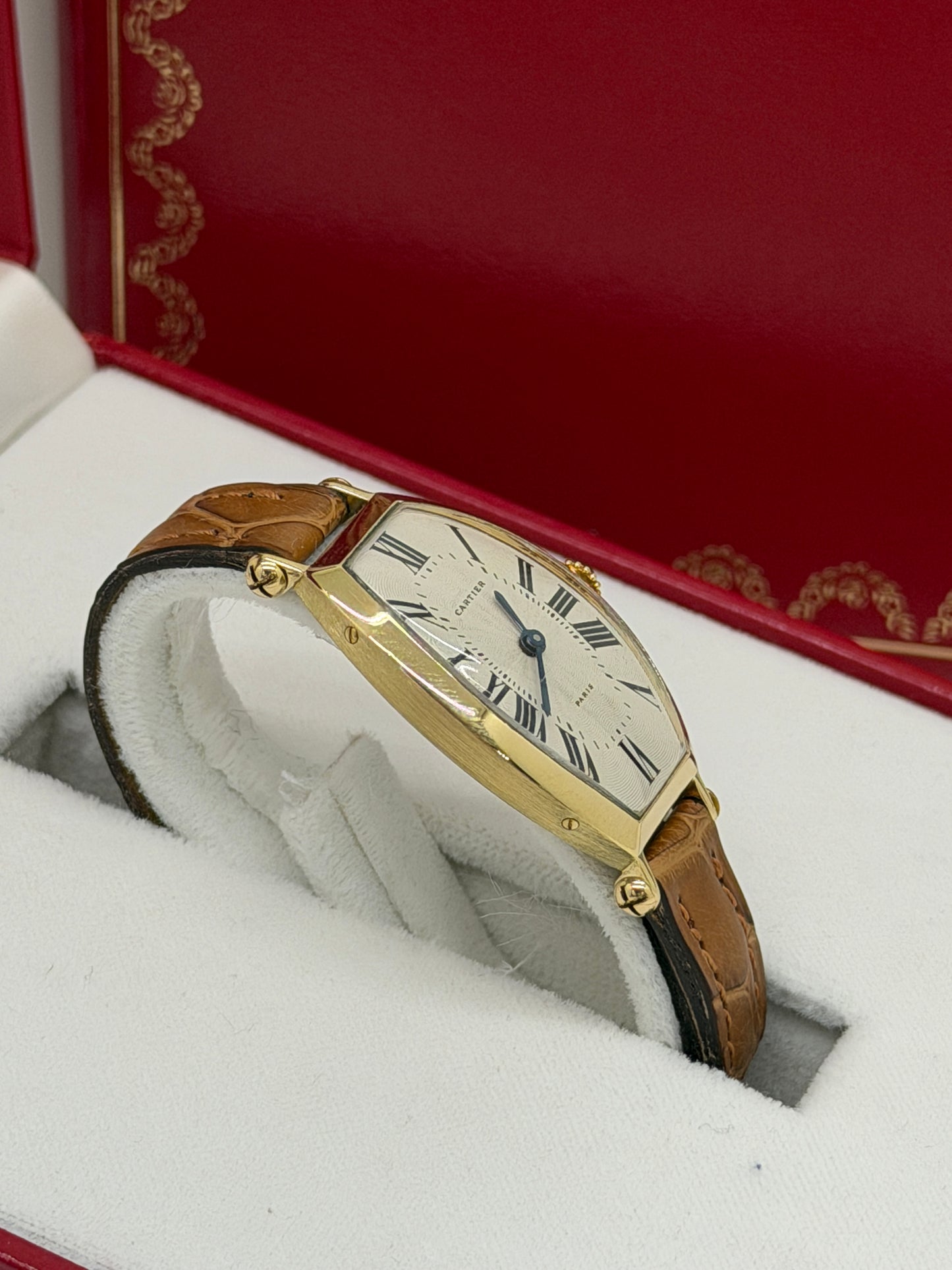 Cartier Tonneau Paris Yellow Gold - Manual - 39 x 21