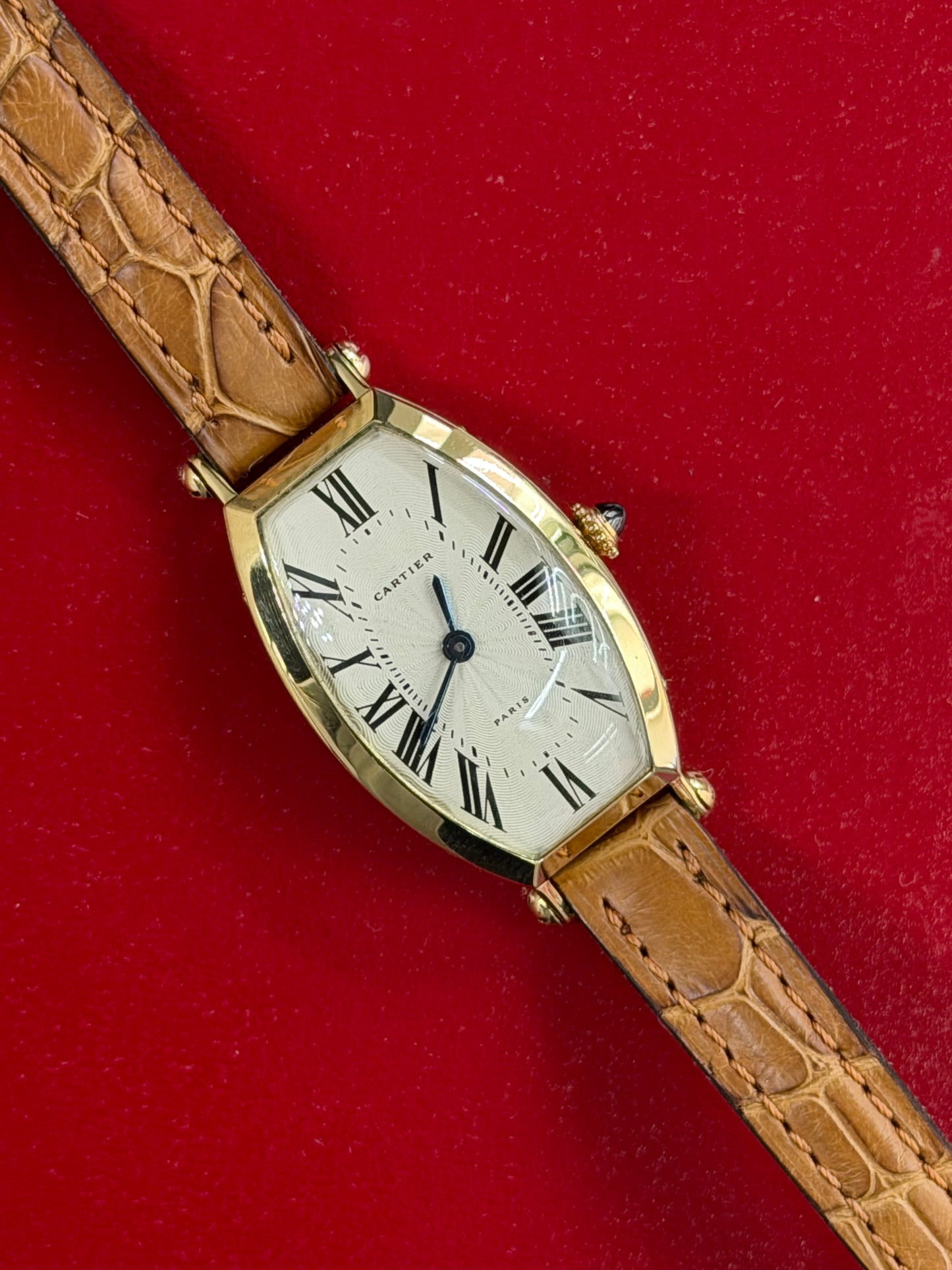 Cartier Tonneau Paris Yellow Gold - Manual - 39 x 21