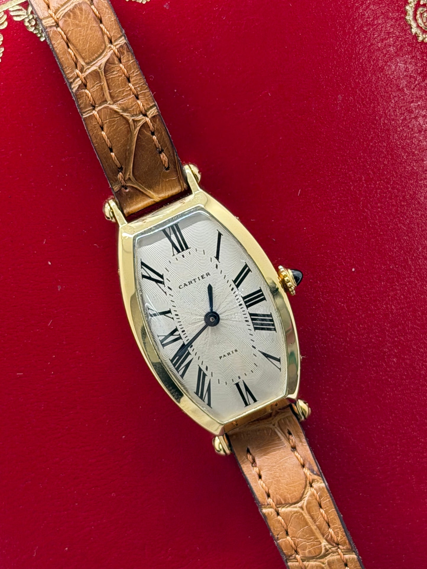Cartier Tonneau Paris Yellow Gold - Manual - 39 x 21