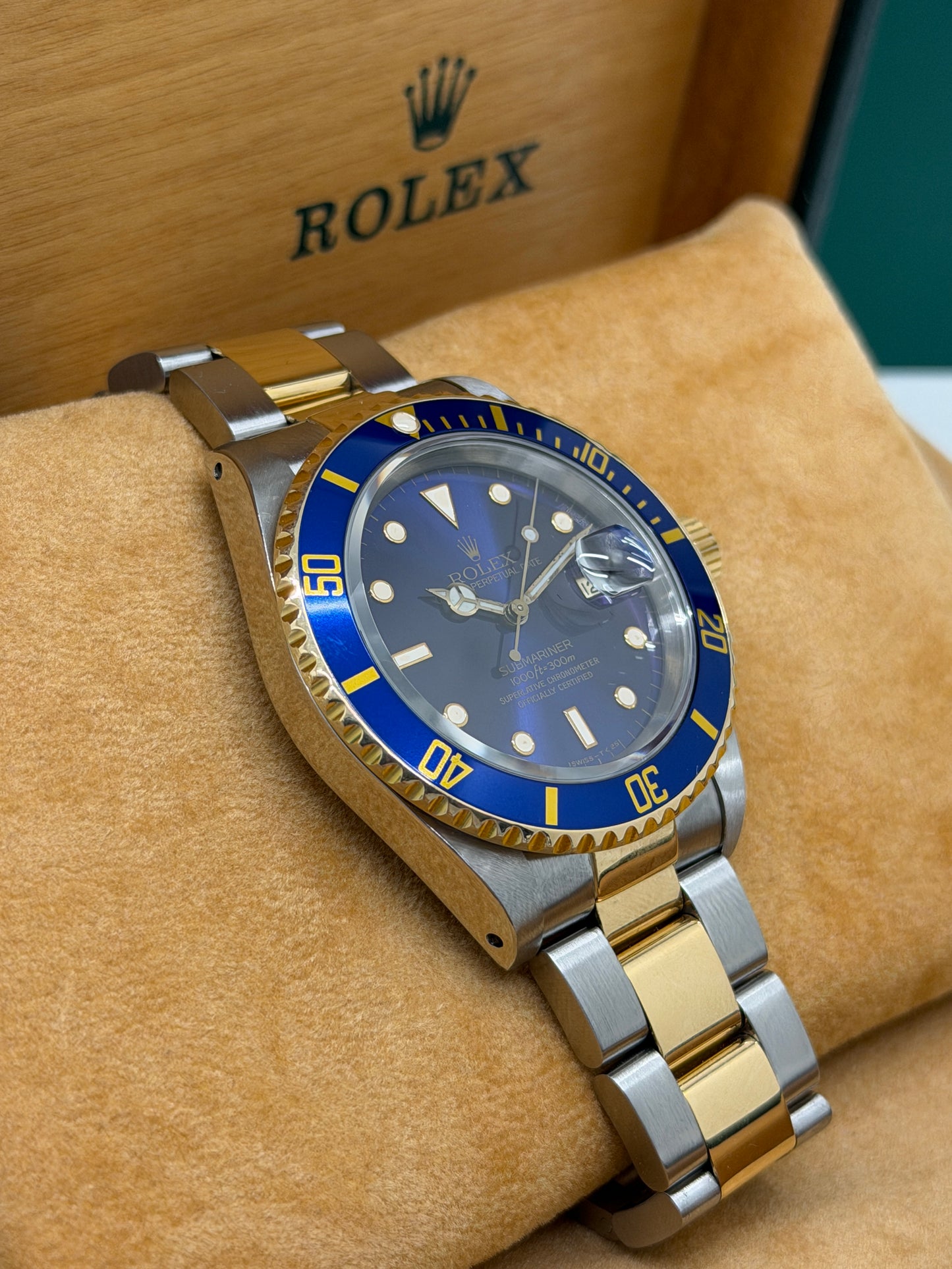 Rolex Submariner Date Blue Dial - Yellow Gold & Steel - Ref 16613 - Year 1990