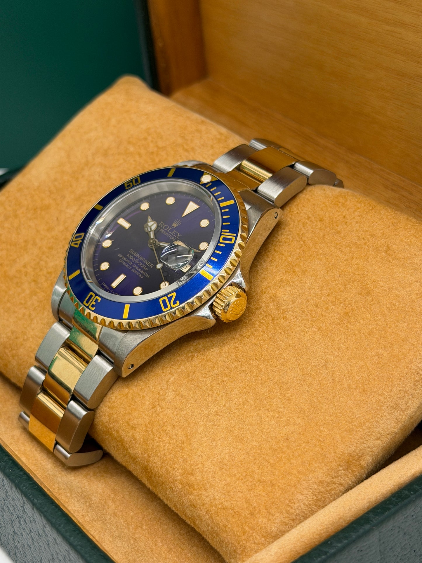 Rolex Submariner Date Blue Dial - Yellow Gold & Steel - Ref 16613 - Year 1990