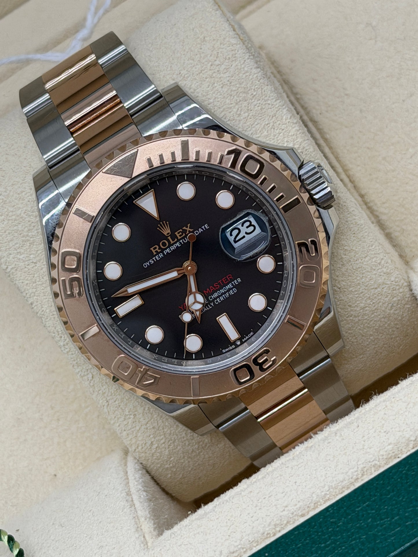 Rolex Yacht-Master 40 - 18Kt Rose Gold & Steel - Black Dial- Ref 126621 - Year 2023