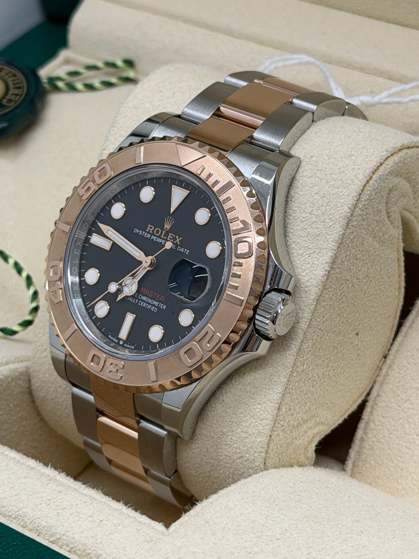 Rolex Yacht-Master 40 - 18Kt Rose Gold & Steel - Black Dial- Ref 126621 - Year 2023