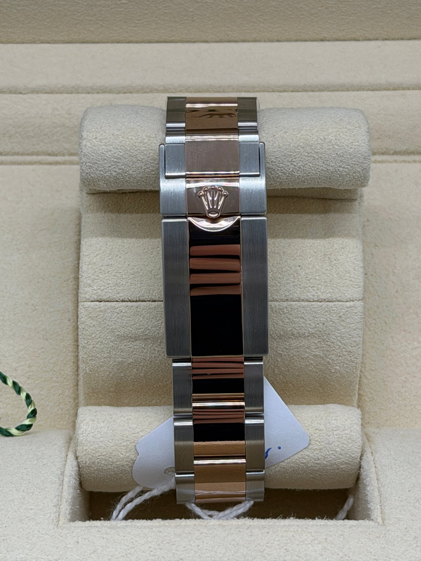 Rolex Yacht-Master 40 - 18Kt Rose Gold & Steel - Black Dial- Ref 126621 - Year 2023