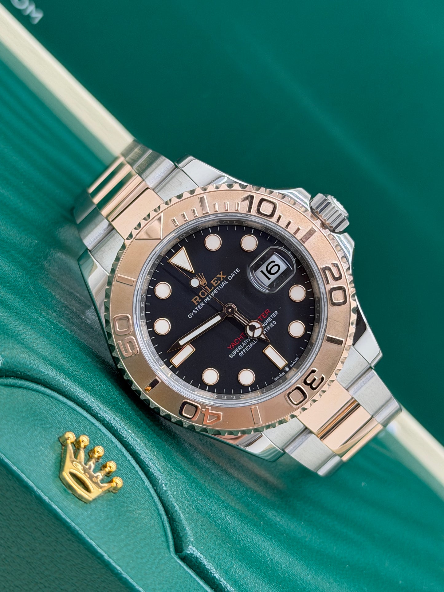 Rolex Yacht-Master 40 - 18Kt Rose Gold & Steel - Black Dial- Ref 126621 - Year 2021