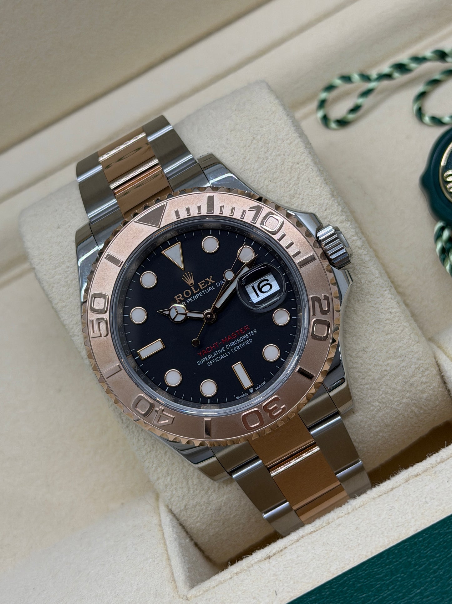 Rolex Yacht-Master 40 - 18Kt Rose Gold & Steel - Black Dial- Ref 126621 - Year 2021