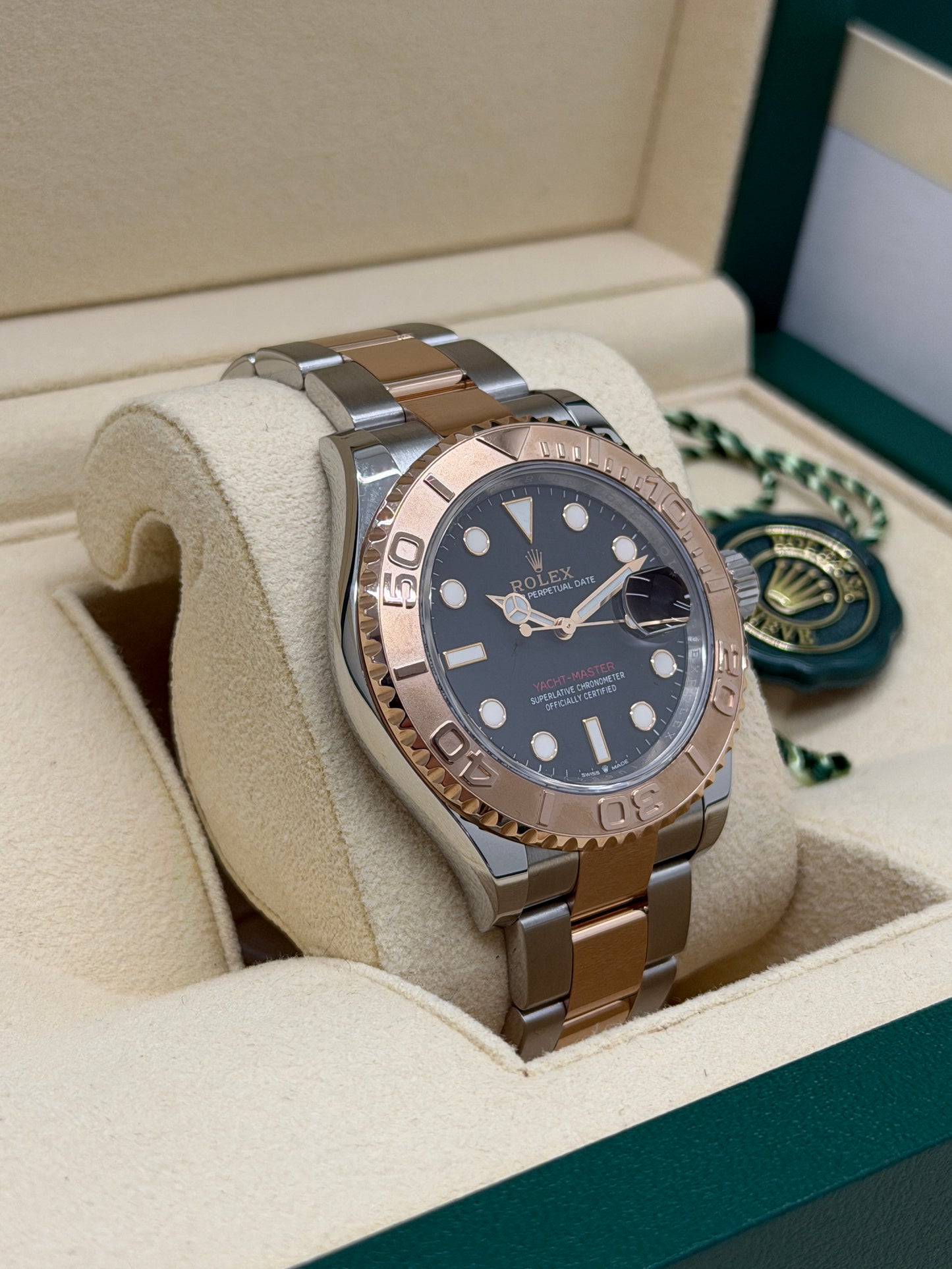 Rolex Yacht-Master 40 - 18Kt Rose Gold & Steel - Black Dial- Ref 126621 - Year 2021