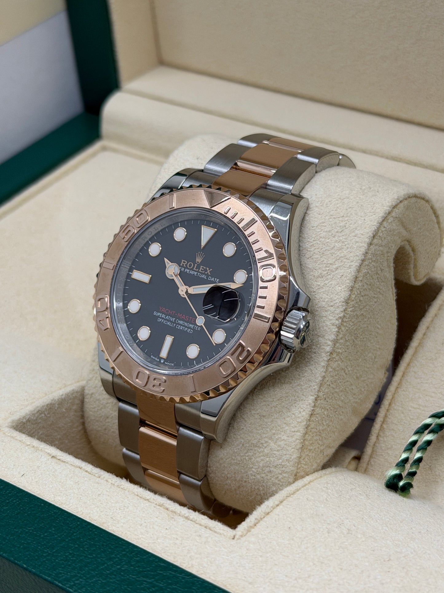 Rolex Yacht-Master 40 - 18Kt Rose Gold & Steel - Black Dial- Ref 126621 - Year 2021