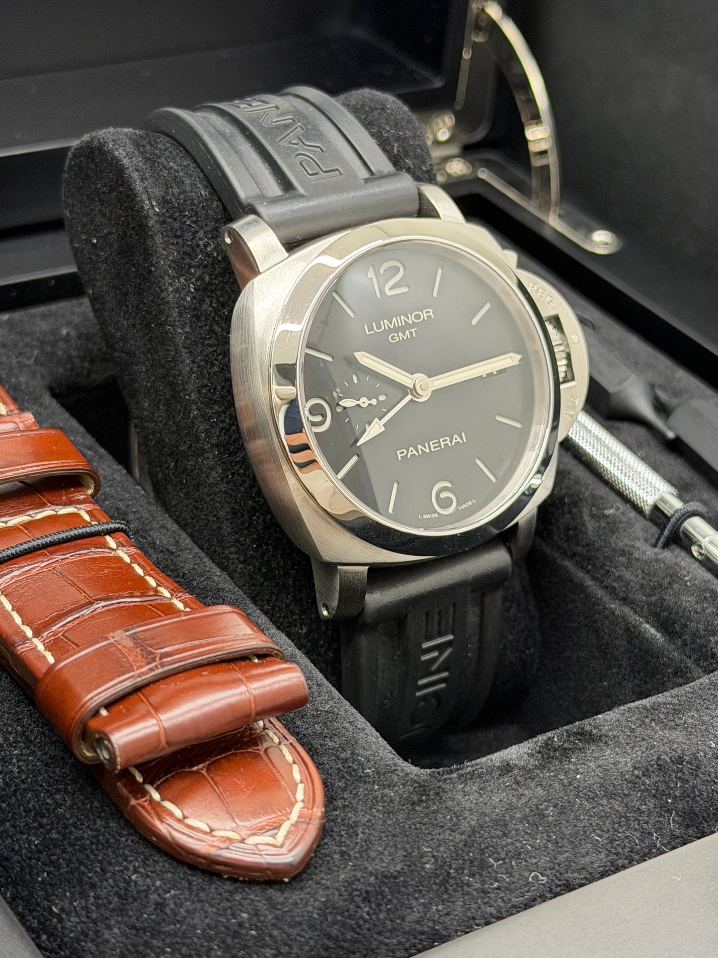Panerai Luminor 1950 3 Days Gmt 44MM - Ref.PAM00320 - Year 2015