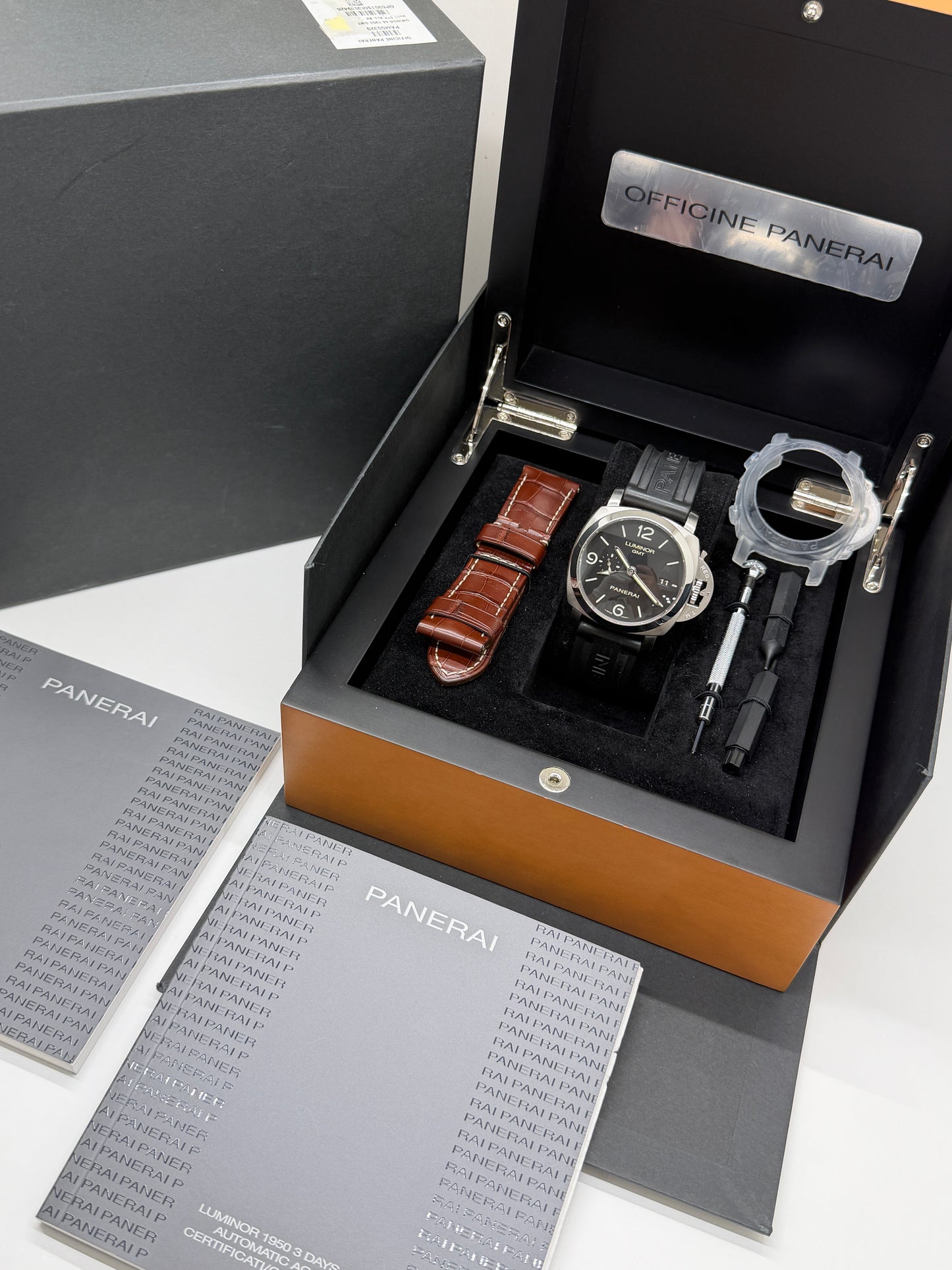 Panerai Luminor 1950 3 Days Gmt 44MM - Ref.PAM00320 - Year 2015