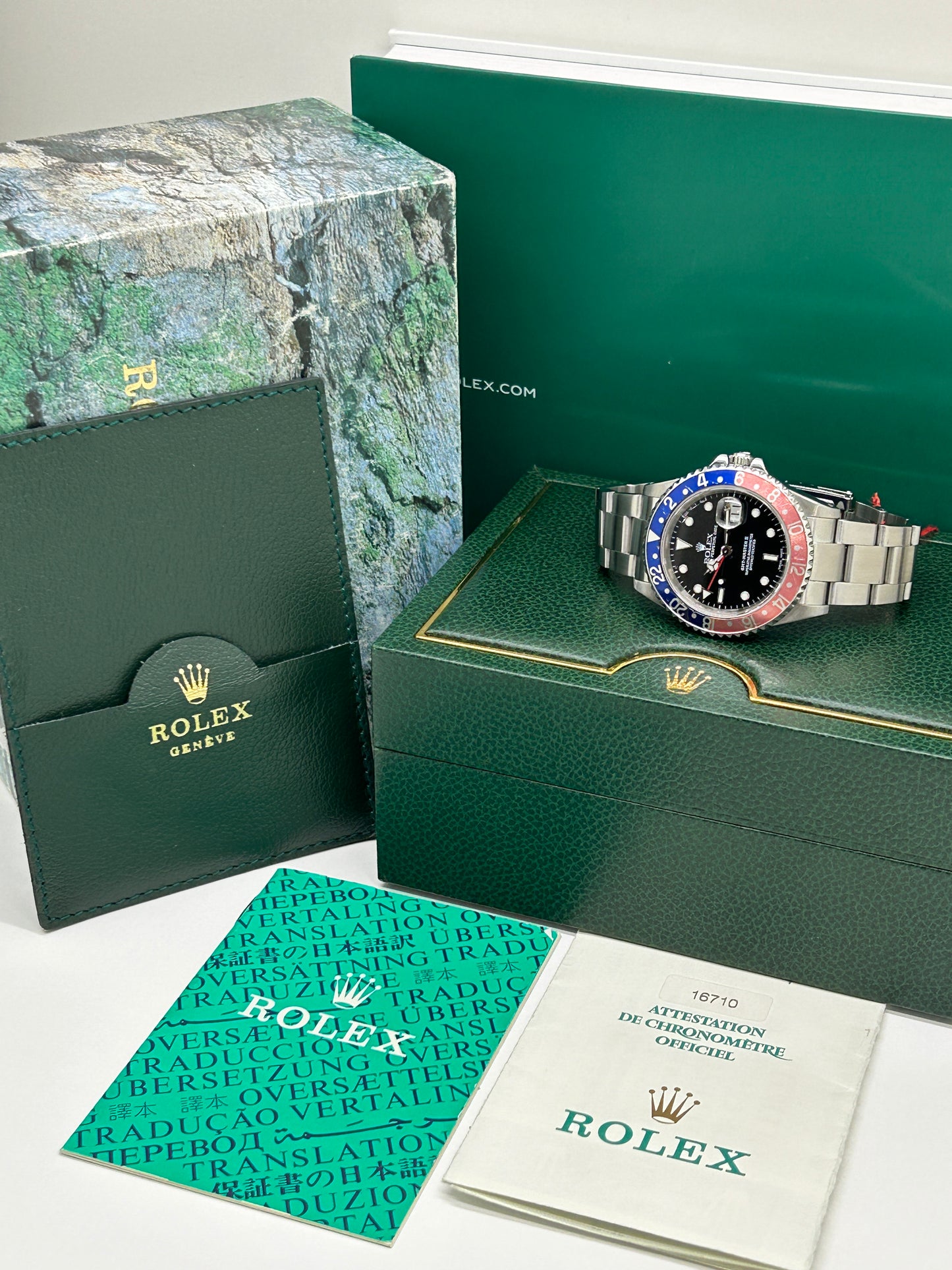 Rolex GMT-Master II - Pepsi - Faded Pink Bezel -  Ref 16710 - Year 2002